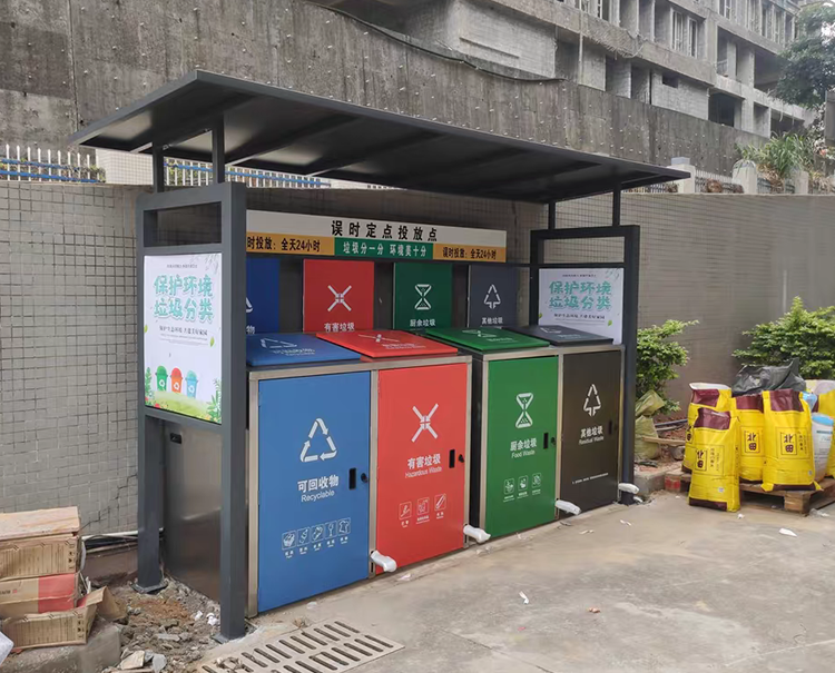 羅馬景福城，采購(gòu)了六套精美的垃圾分類(lèi)箱